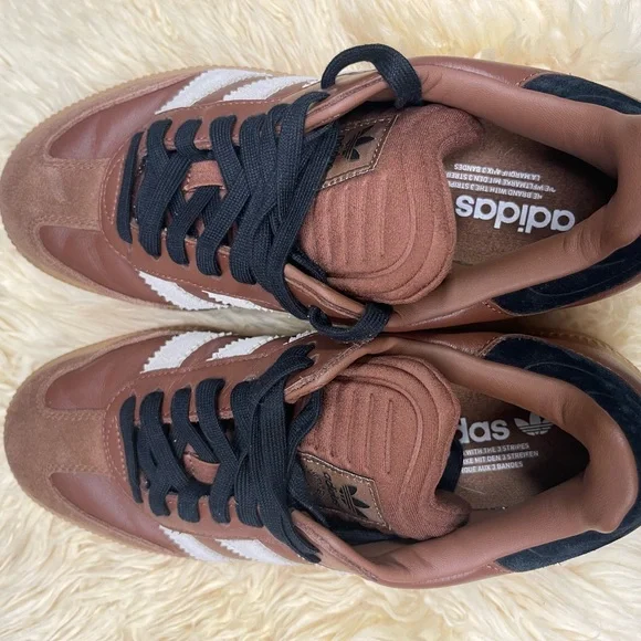 Adidas Brown and White Sneakers with Signature Stripes - Picture 5 of 10